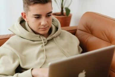 pexels karola g 6958484